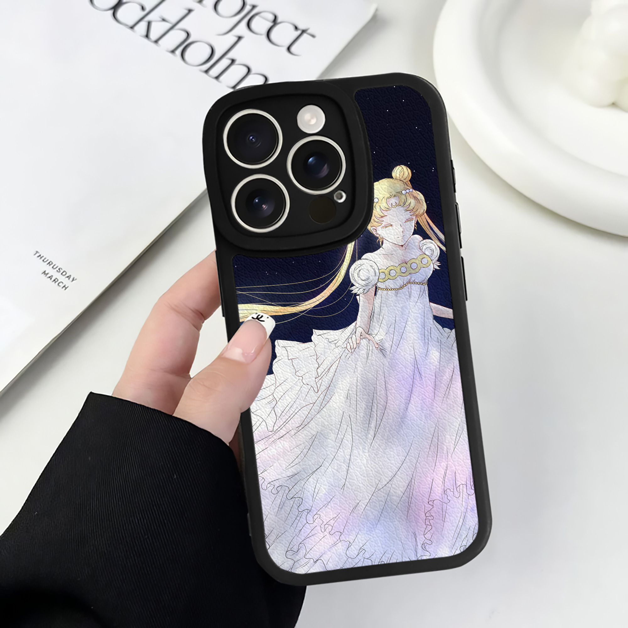 （画像用） 美少女戦士セーラームーン Sailor Moon 【iPhone 16シリーズ対応】シリコンスマホケース（レザー調） 材質：シリコン
